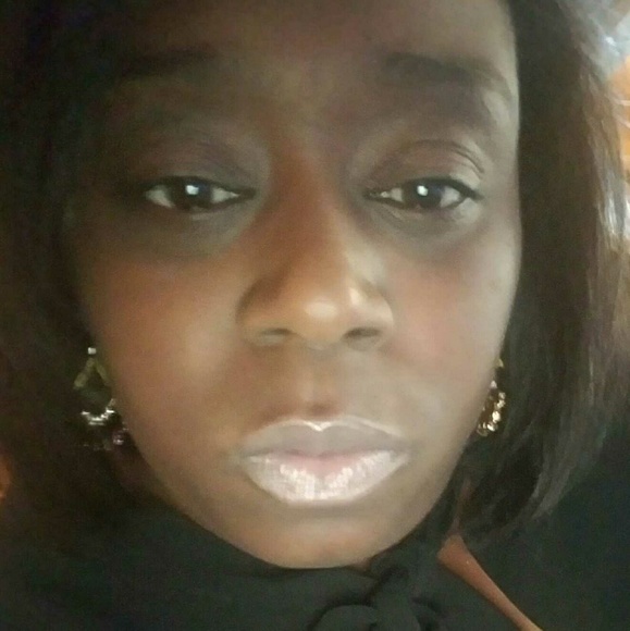 Meet your Posher, Melissa - Picture 1 of 1